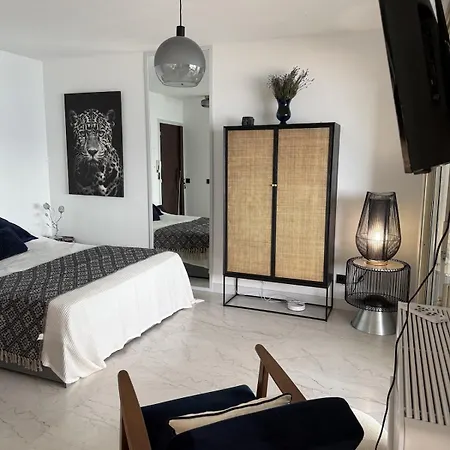 Studio2 With Sea View - French Riviera Retreat Apartment *