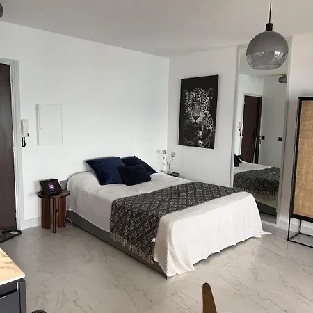 Studio2 With Sea View - French Riviera Retreat * Villeneuve-Loubet