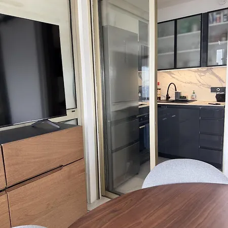 Apartment Studio2 With Sea View - French Riviera Retreat *